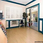 Studio 6 Van Nuys